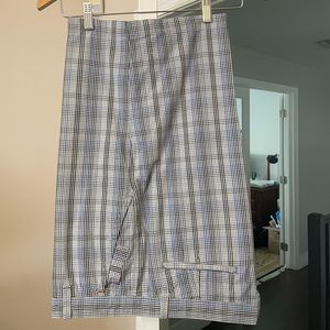 Tommy Bahama men’s shorts. Size 34 waist. Patterned short